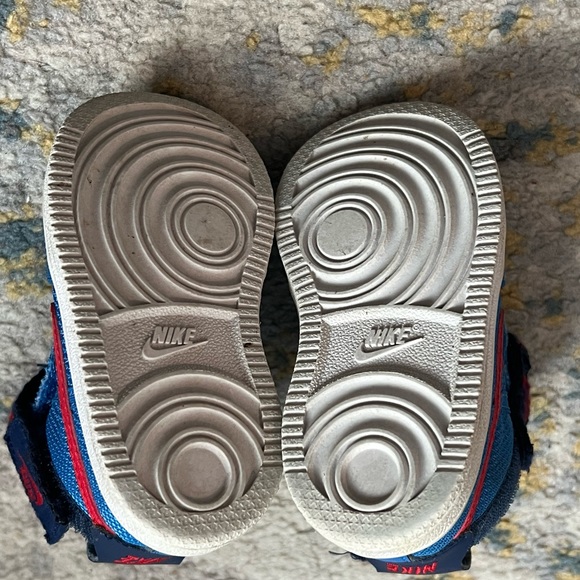 2 pair of Nike’s - Picture 2 of 6